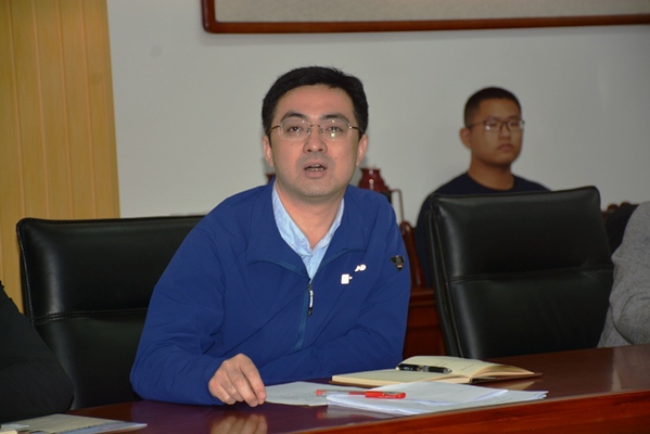 学院党委副书记王迅讲话 魏孟吉摄影 学院党委副书记王迅讲话 魏孟吉摄影