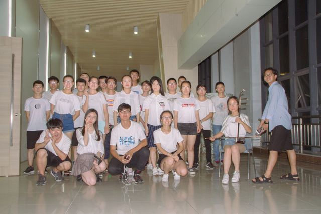 本研一体(化工类)2017级1班合影 本研一体(化工类)2017级1班合影