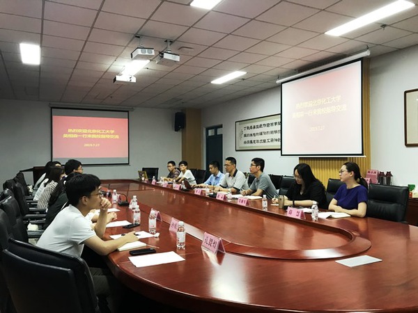 刘义副院长介绍学院基本情况