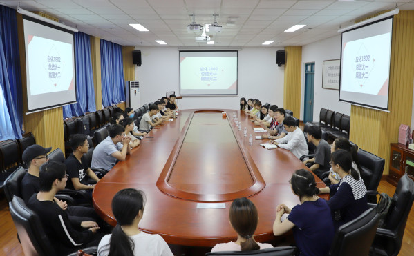 班会现场 魏孟吉摄影 班会现场 魏孟吉摄影