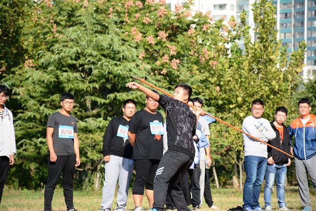 投掷 张啟霞摄影 投掷 张啟霞摄影