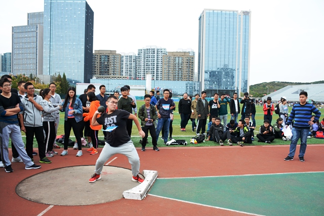 投掷 何志军摄影 投掷 何志军摄影