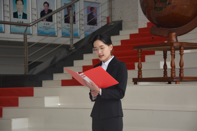 新党员代表张啸发言 杨扬摄影 新党员代表张啸发言 杨扬摄影