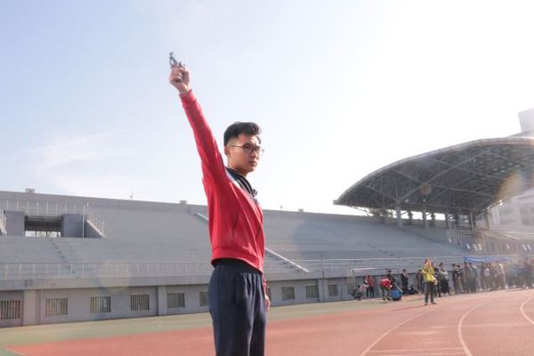 裁判员 李国梁摄影 裁判员 李国梁摄影